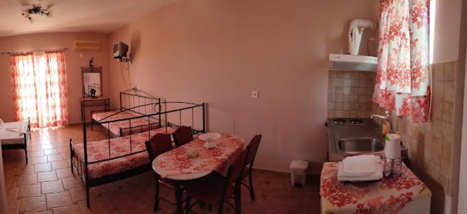 Hotel Takis Agios Georgios  外观 照片